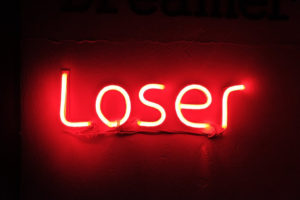 Leuchtschrift "Loser"